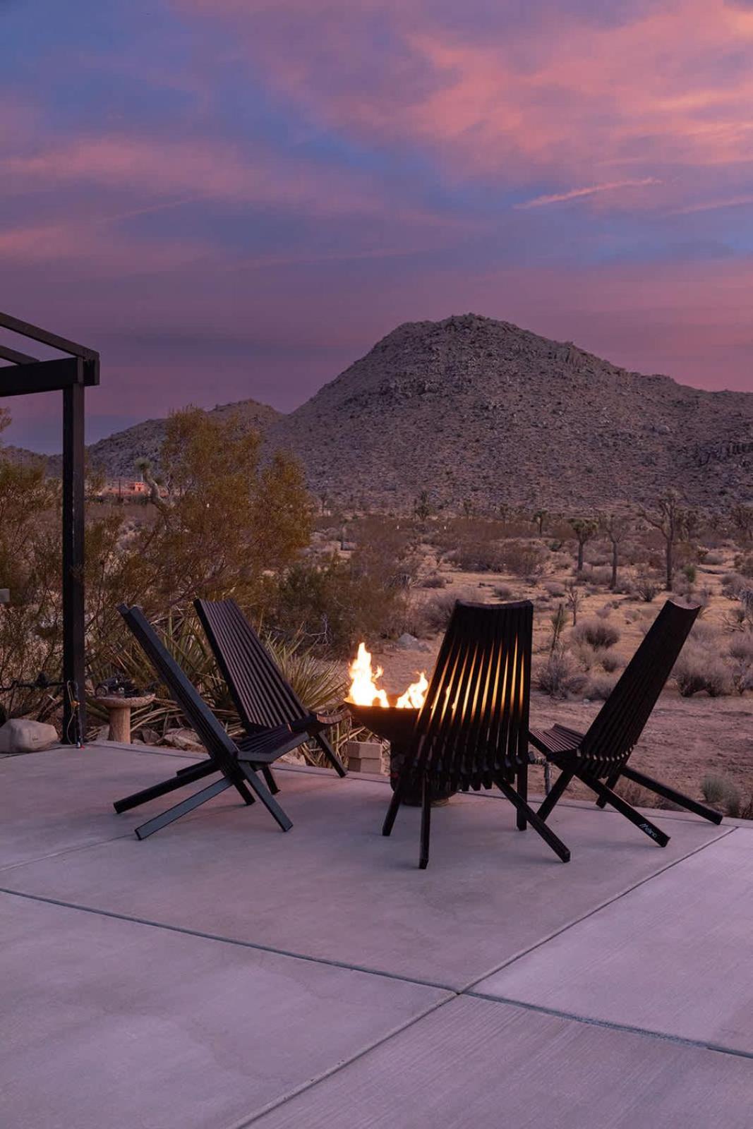 Sacred Haven L Cabin W Cowboy Pool At Park Entrance Joshua Tree Bagian luar foto