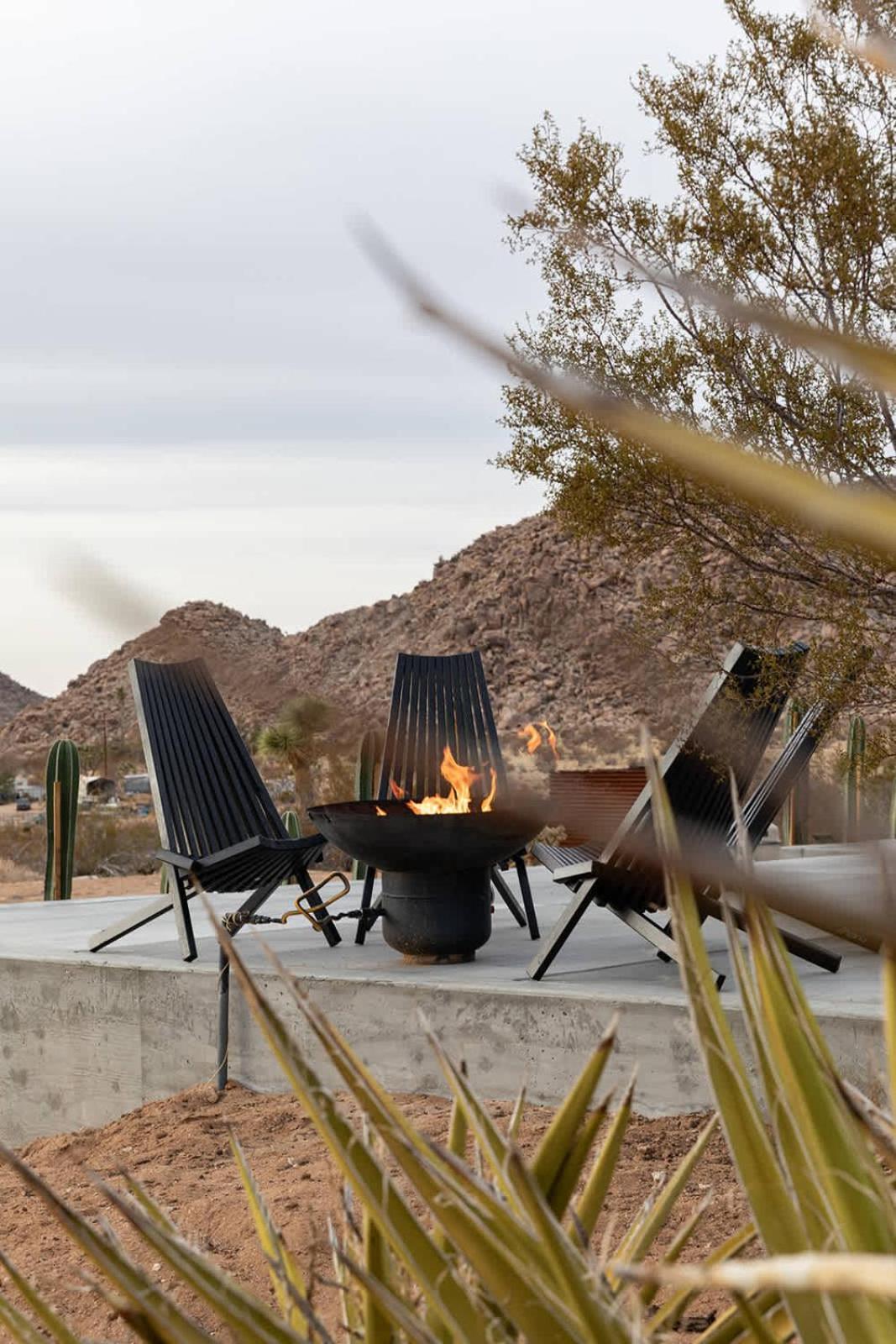 Sacred Haven L Cabin W Cowboy Pool At Park Entrance Joshua Tree Bagian luar foto